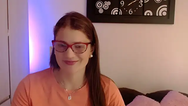 Snapshot of Camila-ventura chatting on June 2026 01:11:01 PM Camila-ventura online show from June 2026 01:11:01 PM