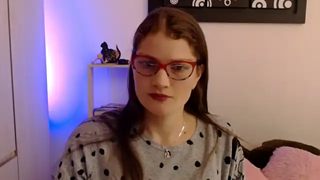 Snapshot of Camila-ventura chatting on June 2026 01:01:02 PM Camila-ventura online show from June 2026 01:01:02 PM