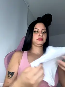 lucy grey25 online show from December 2025 05:04:02 PM