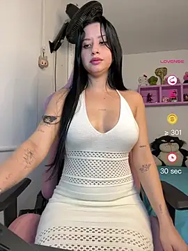 Snapshot of lucy_grey25 chatting on June 2026 08:10:02 PM lucy grey25 online show from June 2026 08:10:02 PM