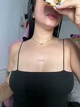 lucy grey25 online show from March 2026 06:59:02 PM