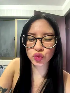 lucy grey25 online show from December 2025 01:10:02 AM