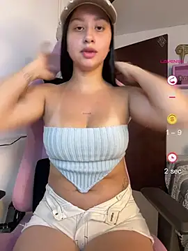 Snapshot of lucy_grey25 chatting on May 2026 03:05:01 PM lucy grey25 online show from May 2026 03:05:01 PM
