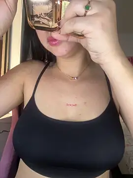 lucy grey25 online show from February 2026 01:33:01 PM