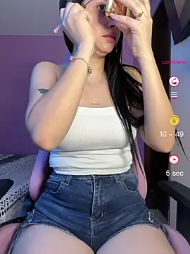 Snapshot of lucy_grey25 chatting on July 2026 05:36:01 PM lucy grey25 online show from July 2026 05:36:01 PM