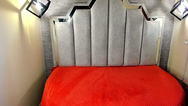 Zafiro claire online show from February 2026 06:41:01 PM