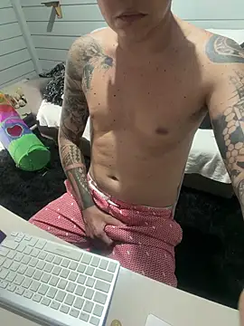 Snapshot of AnimistEquity chatting on October 2025 07:59:02 PM AnimistEquity online show from October 2025 07:59:02 PM