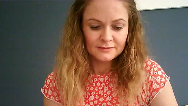 Ginger-bb online show from November 2025 12:43:01 PM