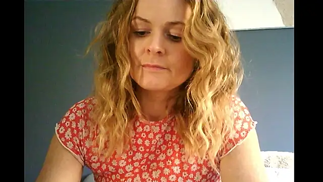 Snapshot of Ginger-bb chatting on October 2025 08:39:01 AM Ginger-bb online show from October 2025 08:39:01 AM