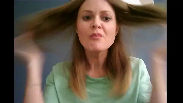 Snapshot of Ginger-bb chatting on September 2025 01:45:02 PM Ginger-bb online show from September 2025 01:45:02 PM