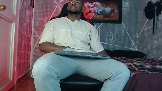 Snapshot of big_blackmen19 chatting on October 2025 12:15:01 PM big blackmen19 online show from October 2025 12:15:01 PM