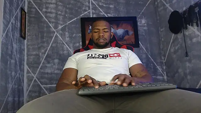 big blackmen19 online show from February 2026 02:07:01 PM