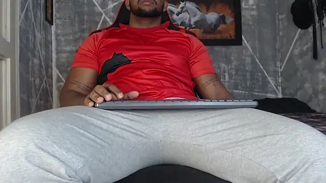 Snapshot of big_blackmen19 chatting on October 2025 01:03:01 PM big blackmen19 online show from October 2025 01:03:01 PM