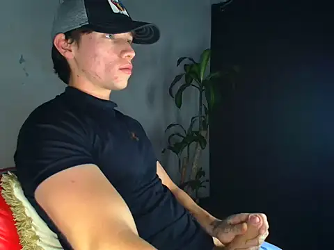 Logan sixxer online show from November 2025 09:46:01 PM