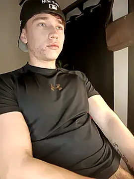 Snapshot of Logan_sixxer chatting on September 2025 10:59:01 PM Logan sixxer online show from September 2025 10:59:01 PM