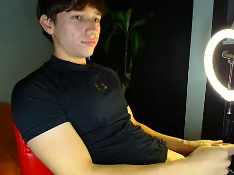 Snapshot of Logan_sixxer chatting on November 2025 09:18:01 PM Logan sixxer online show from November 2025 09:18:01 PM