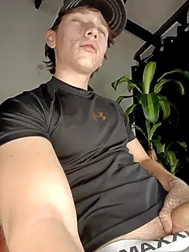 Logan sixxer online show from December 2025 09:53:02 PM