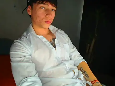 Snapshot of Logan_sixxer chatting on October 2025 07:48:01 PM Logan sixxer online show from October 2025 07:48:01 PM