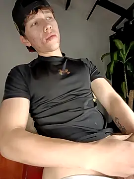 Logan sixxer online show from December 2025 10:20:02 PM