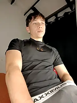 Snapshot of Logan_sixxer chatting on September 2025 10:56:02 PM Logan sixxer online show from September 2025 10:56:02 PM