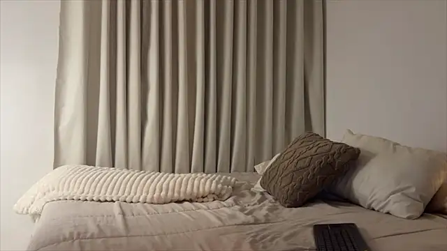 Miia Vega  online show from February 2026 11:59:02 PM