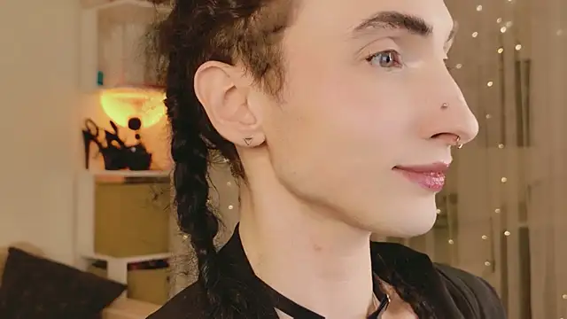 Queen of tease online show from March 2026 06:02:01 PM