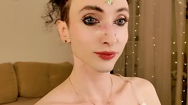 Snapshot of Queen_of_tease chatting on February 2026 06:31:02 PM Queen of tease online show from February 2026 06:31:02 PM