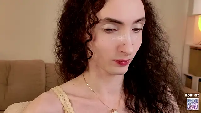 Snapshot of Queen_of_tease chatting on February 2026 07:32:01 PM Queen of tease online show from February 2026 07:32:01 PM