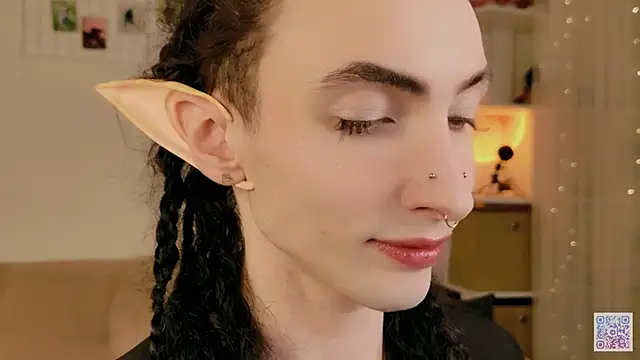 Snapshot of Queen_of_tease chatting on February 2026 09:45:01 PM Queen of tease online show from February 2026 09:45:01 PM