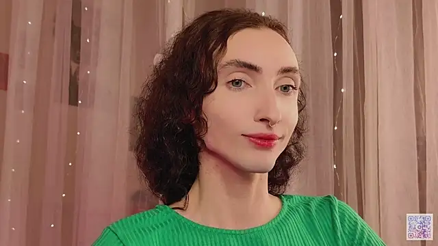 Snapshot of Queen_of_tease chatting on November 2025 09:08:02 PM Queen of tease online show from November 2025 09:08:02 PM