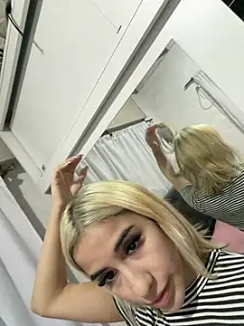 Babylovetiernax online show from April 2026 10:05:02 PM