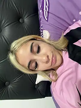 Babylovetiernax online show from April 2026 03:11:02 AM