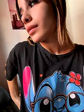 Babylovetiernax online show from November 2025 06:00:02 PM