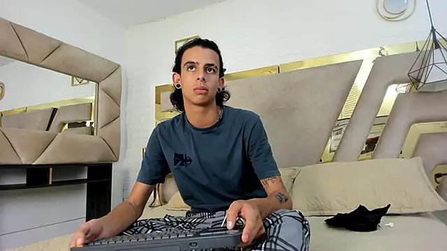 Ibratxandy online show from October 2025 09:03:01 PM