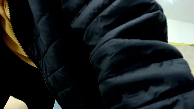 Ibratxandy online show from November 2025 07:07:01 PM