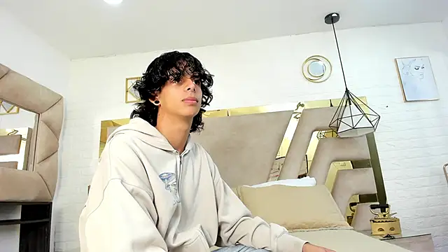 Ibratxandy online show from October 2025 12:16:02 PM