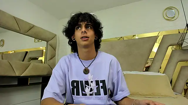 Ibratxandy online show from November 2025 08:12:01 PM