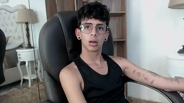 Ibratxandy online show from April 2026 07:09:01 PM