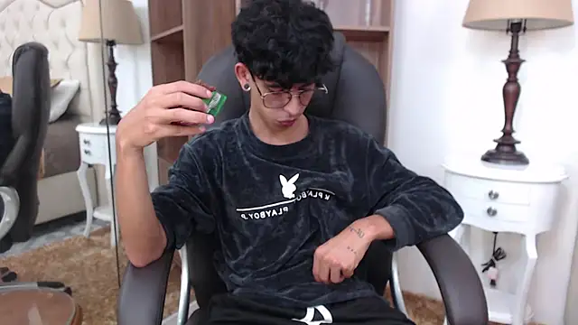 Ibratxandy online show from March 2026 07:36:02 PM