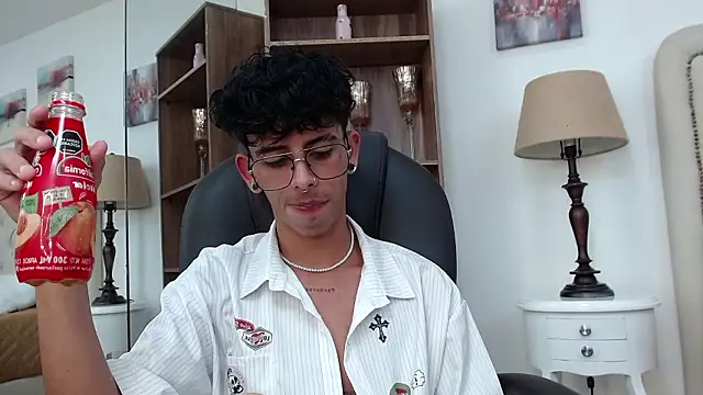 Ibratxandy online show from March 2026 07:08:02 PM