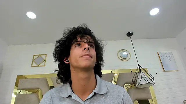 Ibratxandy online show from November 2025 07:47:01 PM