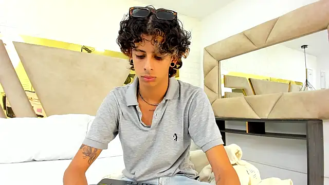 Ibratxandy online show from September 2025 07:20:01 PM