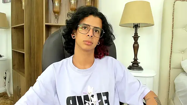 Ibratxandy online show from February 2026 07:25:01 PM