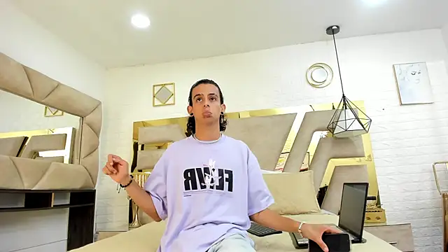 Ibratxandy online show from October 2025 06:52:02 PM