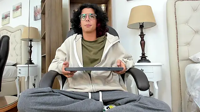 Ibratxandy online show from February 2026 07:36:01 PM