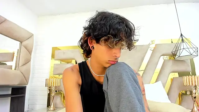 Ibratxandy online show from September 2025 06:48:01 PM