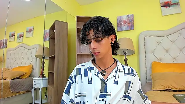 Ibratxandy online show from October 2025 09:12:02 PM