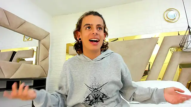 Ibratxandy online show from October 2025 06:42:02 PM