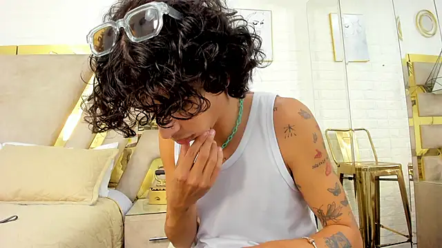 Ibratxandy online show from November 2025 07:17:01 PM