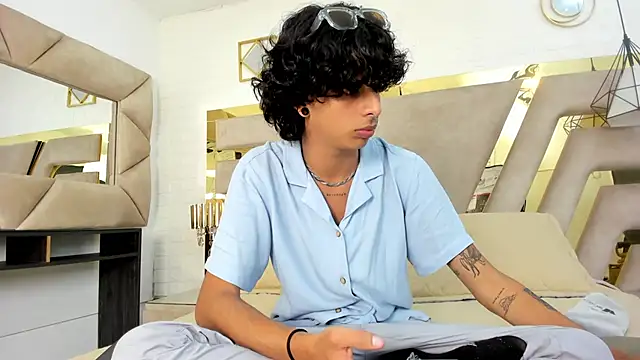 Ibratxandy online show from October 2025 01:21:02 PM